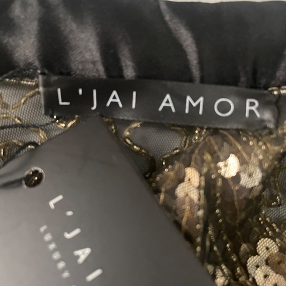 Gold Art Deco Hand Beaded Fringe and Sequin Cape - Picture 7 of 7